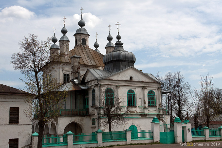 п.Лежнево,Церковь Троицы Живоначальной 1645г